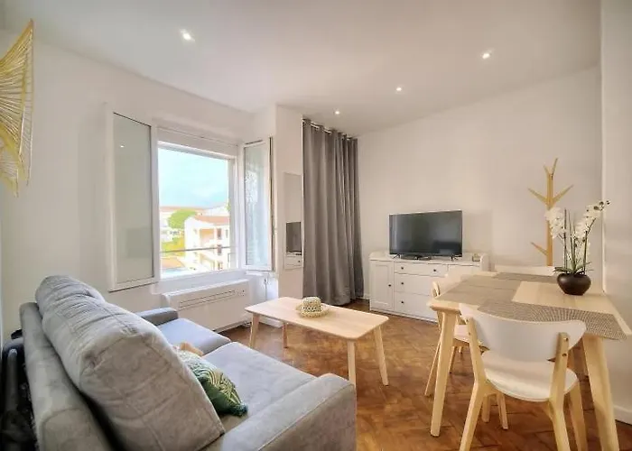 Loena Cannes Centre - Appartement Renove 2 Pieces - 4 Personnes - Proche Croisette Palais Festival Plage - Internet Gratuit - Climatisation - Non Fumeur