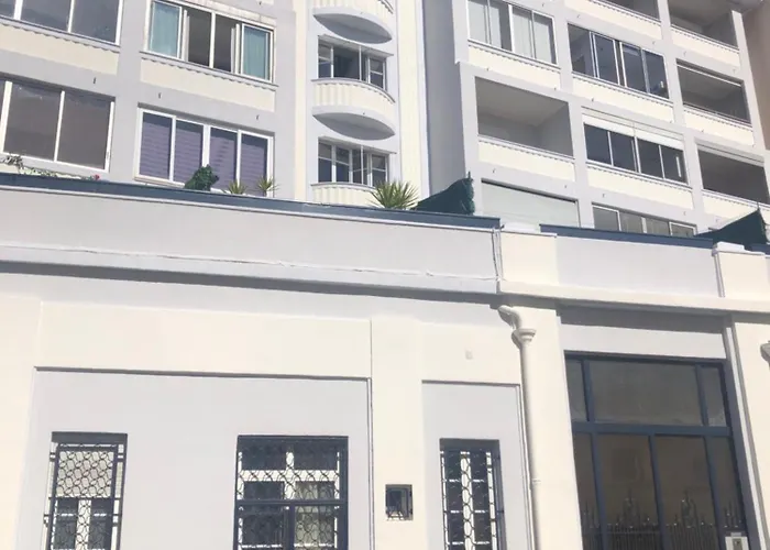 Loena Cannes Centre - Appartement Renove 2 Pieces - 4 Personnes - Proche Croisette Palais Festival Plage - Internet Gratuit - Climatisation - Non Fumeur