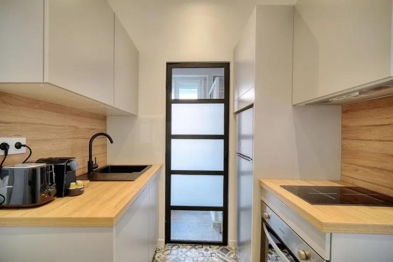Loena Centre: Renovated 2-room Near Croisette *