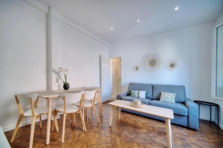 Loena Centre: Renovated 2-room Near Croisette Cannes
