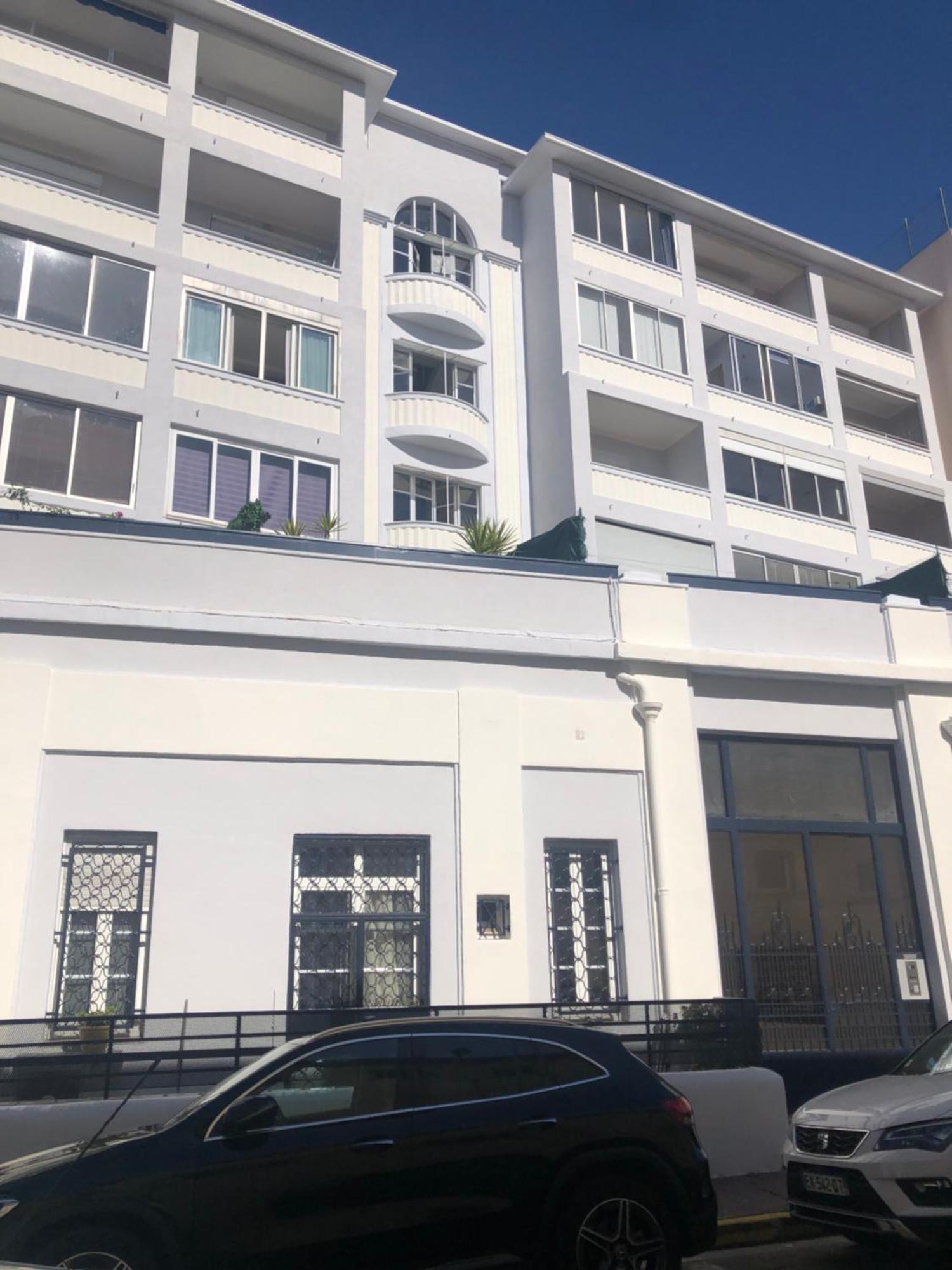 Loena Centre: Renovated 2-room Near Croisette Apartment Cannes